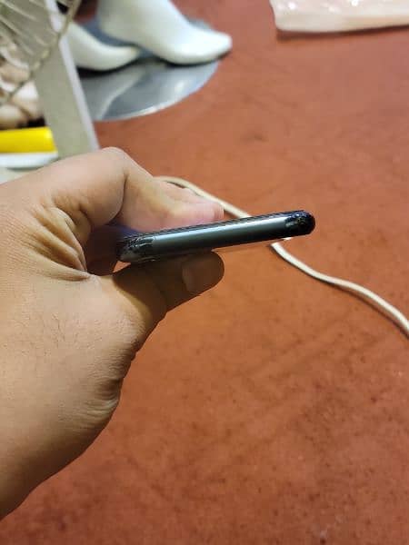 iPhone 11 pro pta 4