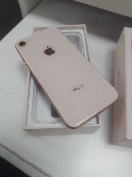 I PHONE 8 GOLD 64 GB 1