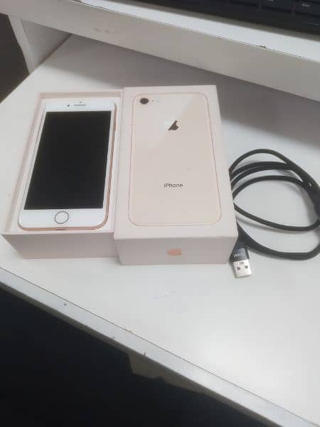 I PHONE 8 GOLD 64 GB 2