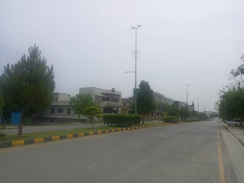 Residential Plot For Sale In Meradian 01 ,Street # 05 Corner ,DHA Phase 05 Emaar,Islamabad 15