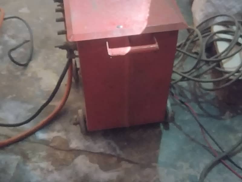 Welding machine 8