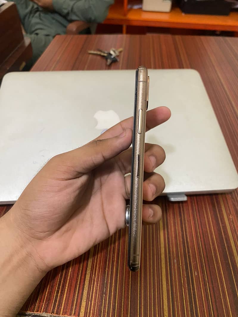 Iphone xs 64gb PTA APPROVED 1