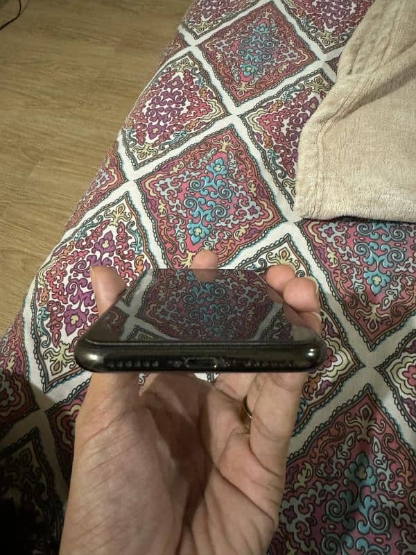 iPhone x black 5