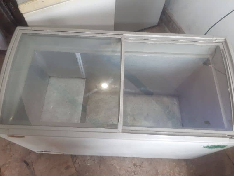 waves glass door freezer 8