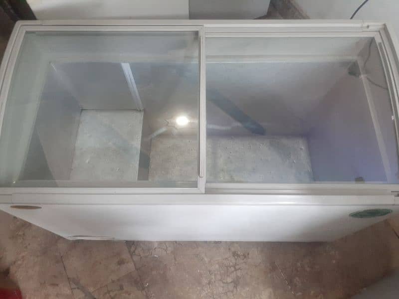 waves glass door freezer 11