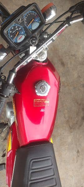 2021 Ka 11 month full genuine bike hai 5