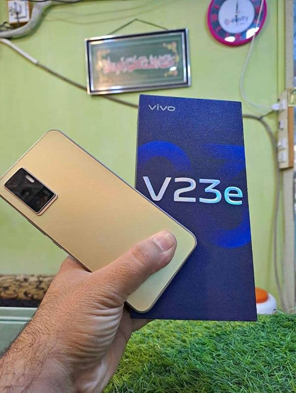 Vivo v23e 8gb 256gb condition 10 by 10 looking like a new 2