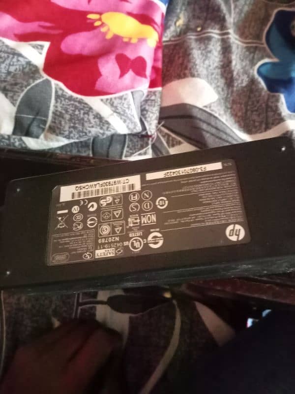 HP laptop corei2  rough condition  child useable 8