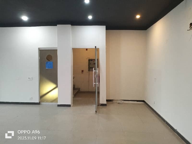 04 MARLA OFFICE 3RD FLOOR WITH ELEVATOR EXCELLENT LOCATION 5