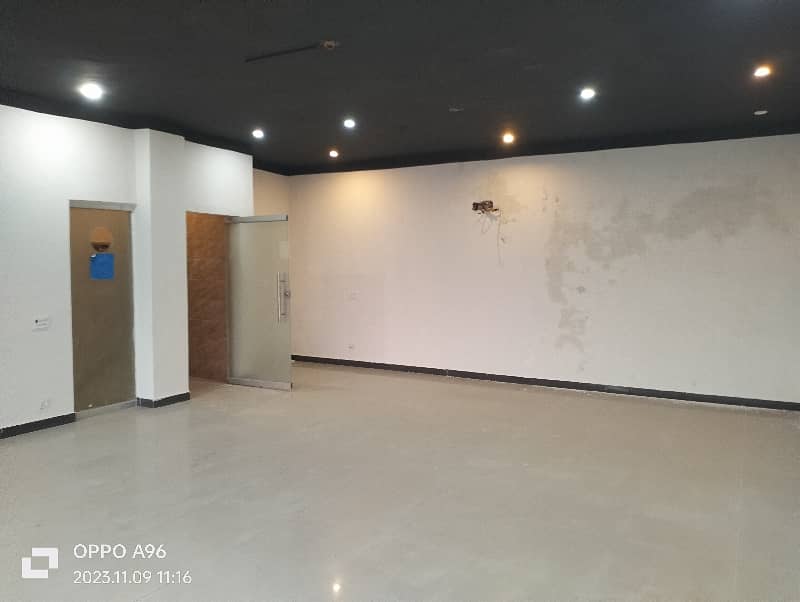 04 MARLA OFFICE 3RD FLOOR WITH ELEVATOR EXCELLENT LOCATION 13