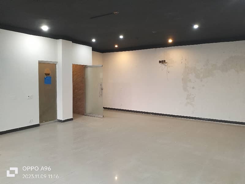 04 MARLA OFFICE 3RD FLOOR WITH ELEVATOR EXCELLENT LOCATION 20