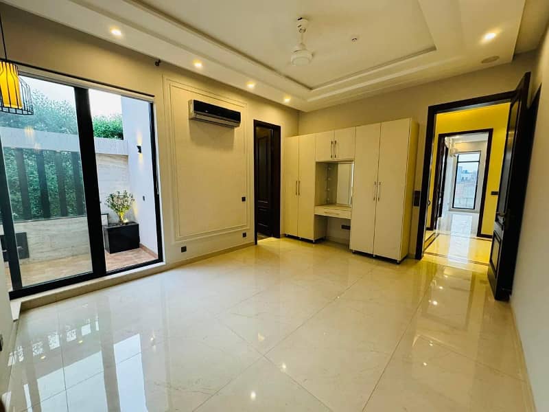 2 Kanal Luxury Designer House For Sale In Defense Housing Authority (DHA ) Phase 5 Lahore 10