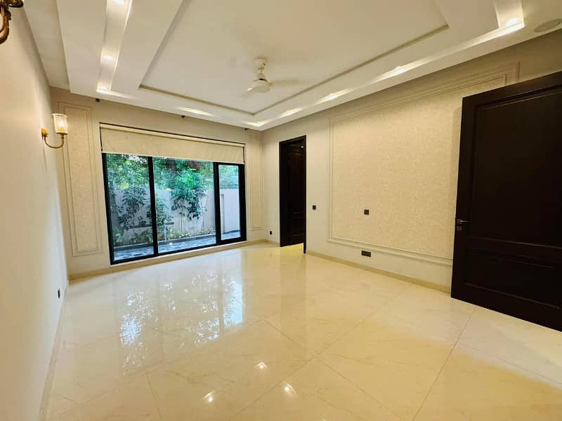 2 Kanal Luxury Designer House For Sale In Defense Housing Authority (DHA ) Phase 5 Lahore 12