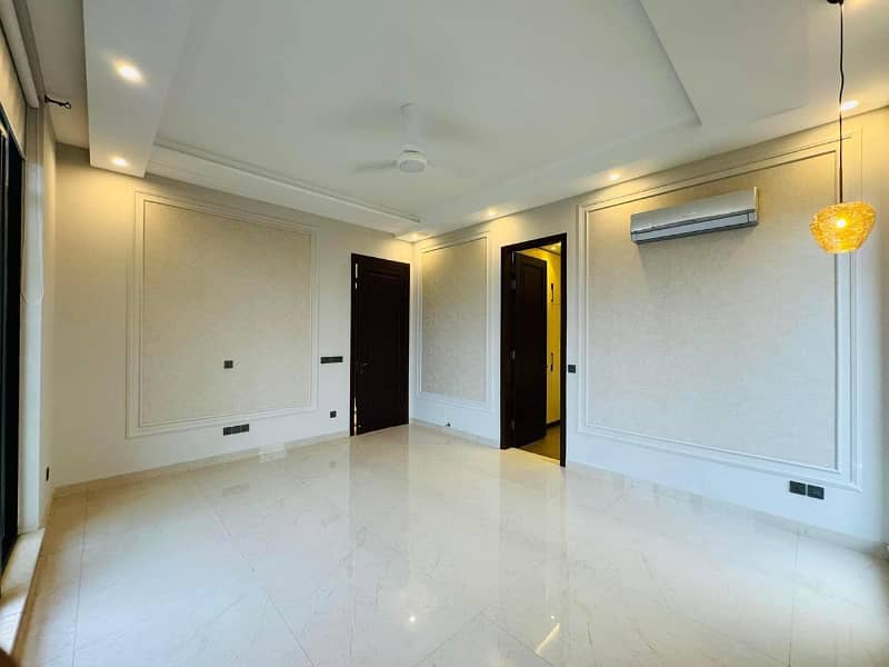 2 Kanal Luxury Designer House For Sale In Defense Housing Authority (DHA ) Phase 5 Lahore 14