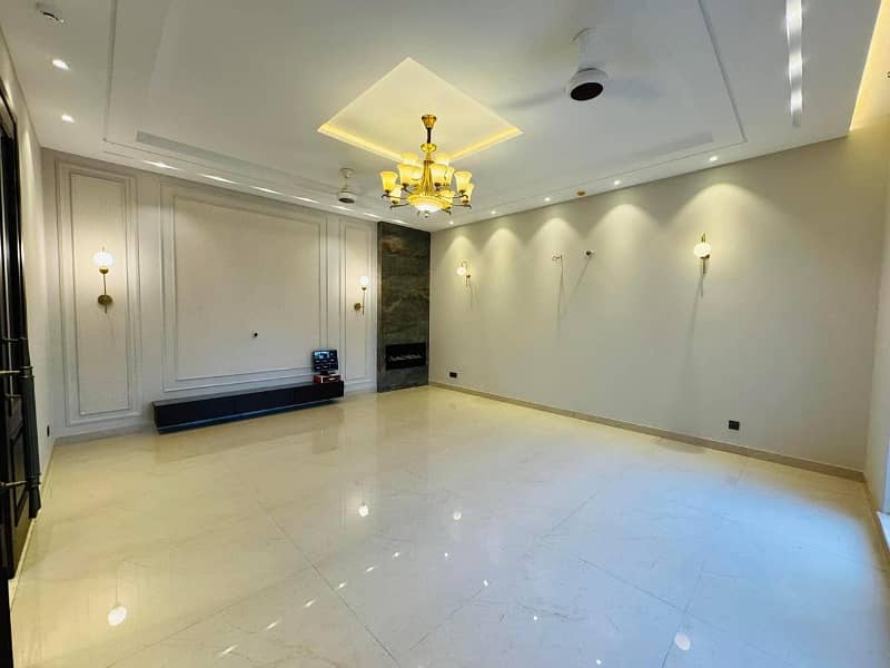 2 Kanal Luxury Designer House For Sale In Defense Housing Authority (DHA ) Phase 5 Lahore 26