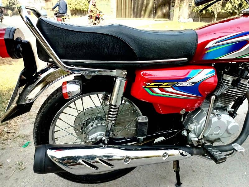 Honda 125 Model 2021/2022 Only 8000 KM Nut To Nut Totel Original Bike 6