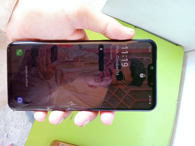 LG G8 thiq condition 10/8 4