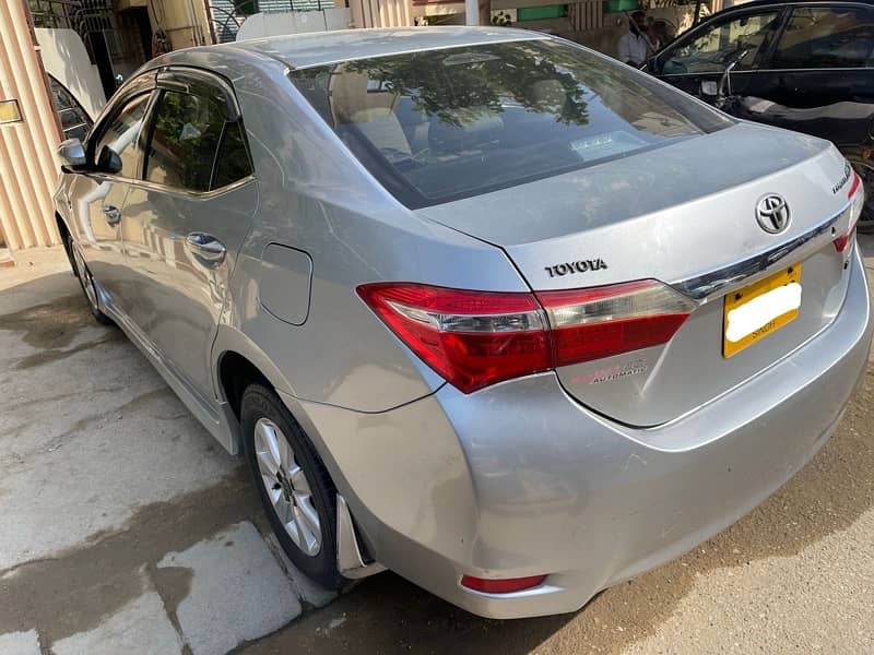 Toyota Corolla Altis 2015 4