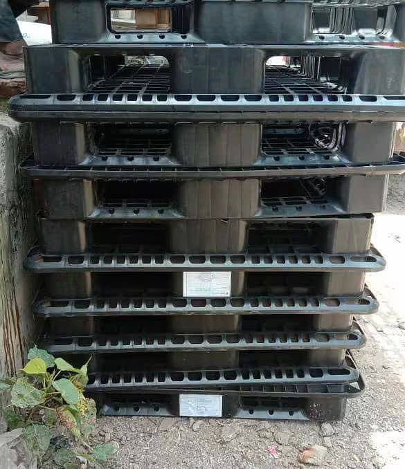 Plastic Pallets | Industrial Pallets | Wooden Pallets | Iron Pallets 1