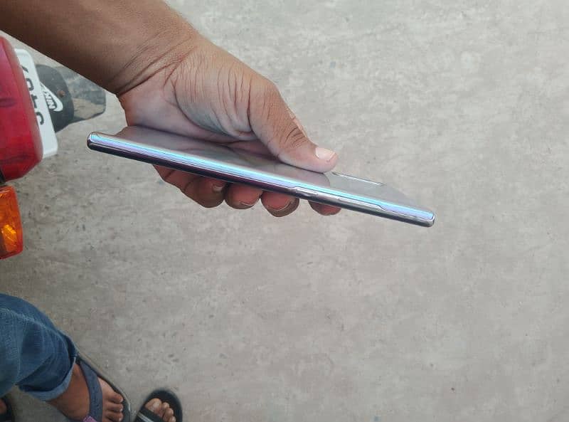 Samsung Galaxy not 10 plus 4