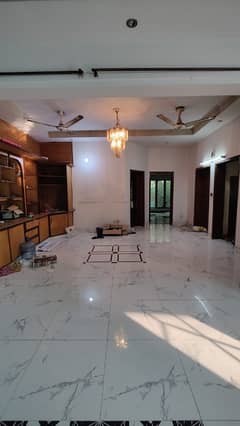 10 Marla Lower Portion For Rent 2badroom TV Lounge Kitchen With Drawing Room Water Electricity Water Gas Available Total Tiled Floor