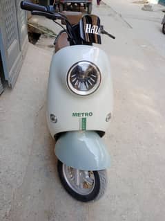 Metro T9 ECO electric Scooty for 2024 model urgent sale 03195170136 0