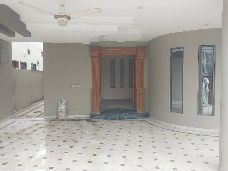 1 Kanal House For Rent 6badroom Attached Bath Dubal Kitchen Store Bajli Pani Gas Available Total Marble Floor 1