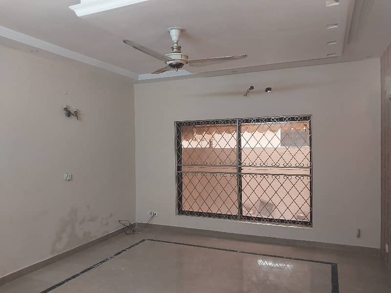 1 Kanal House For Rent 6badroom Attached Bath Dubal Kitchen Store Bajli Pani Gas Available Total Marble Floor 11