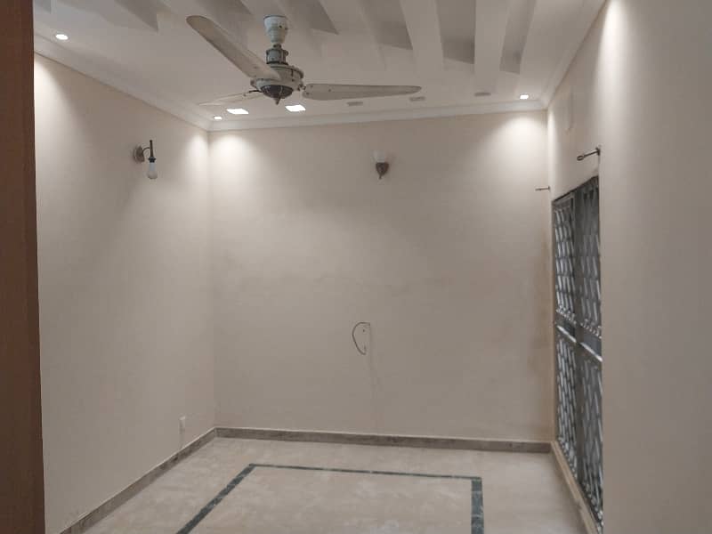 1 Kanal House For Rent 6badroom Attached Bath Dubal Kitchen Store Bajli Pani Gas Available Total Marble Floor 20