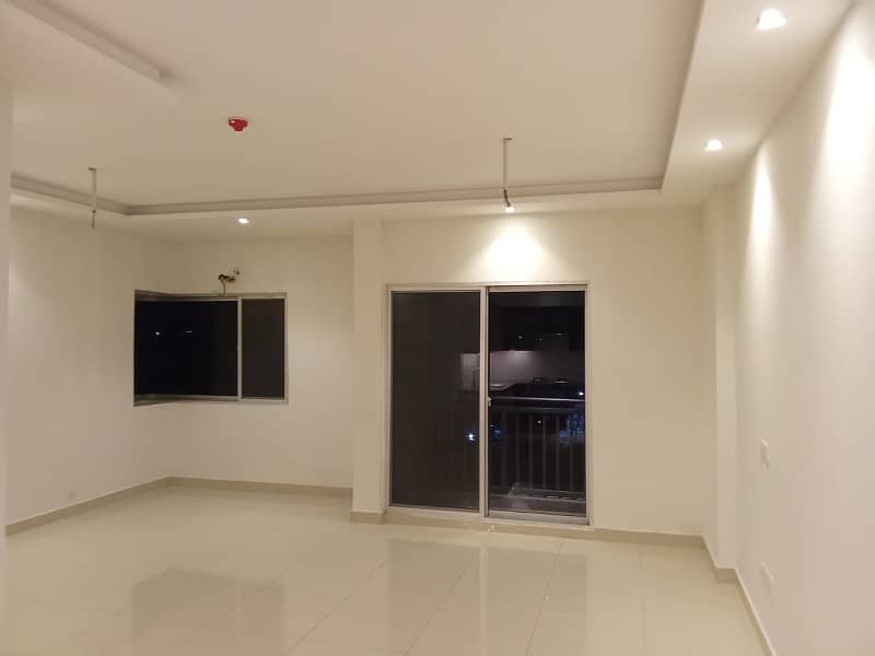 Non Furnished 1 Bedroom Apartment For Rent in Defence View Apartment (DVA) Prime Location 4