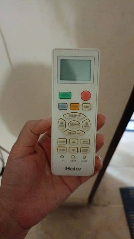 Haier Ac DC invertor 1 ton . 03009639403 9