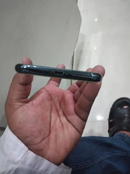 I phone 11 pro max pta approves 4