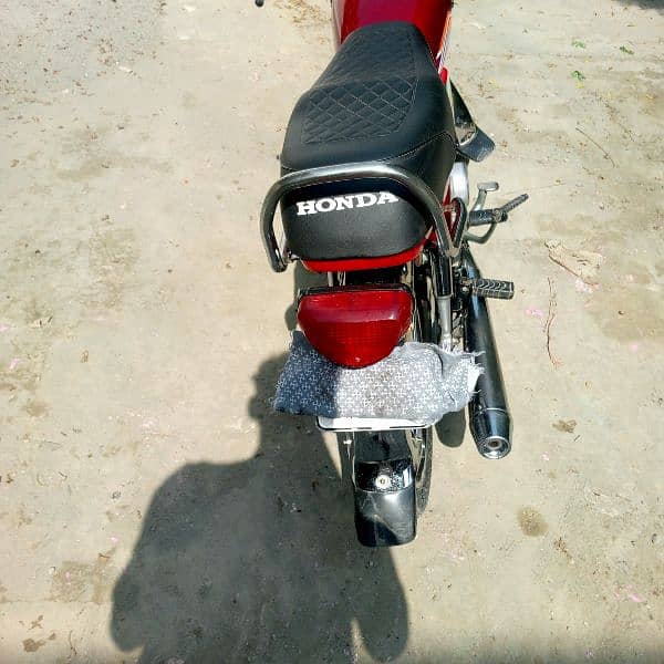 Honda cd70 look like new 11