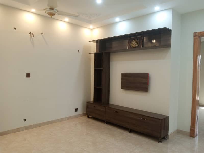 10 MARLA UPPER PORTION FOR RENT 10