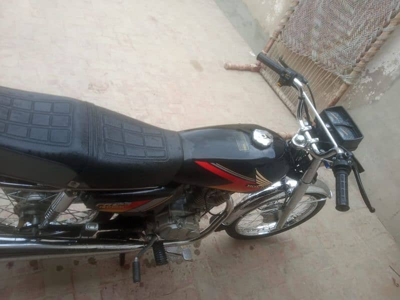 Honda 125 cg 2005 model my WhatsApp number 0320/85/47/820 2