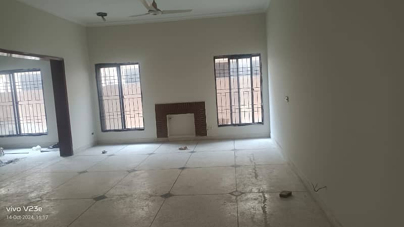 1 Kanal Lower Portion 3 Bed Tv lounge Kitchen Store Servant Quarter Dinning Drawing Room in DHA Phase 2 For Rent 1