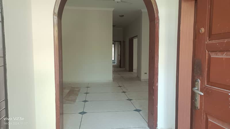 1 Kanal Lower Portion 3 Bed Tv lounge Kitchen Store Servant Quarter Dinning Drawing Room in DHA Phase 2 For Rent 3