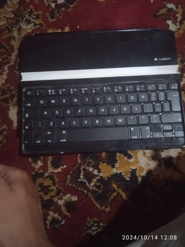 Logitech ultrathin lightest Bluetooth keyboard 4