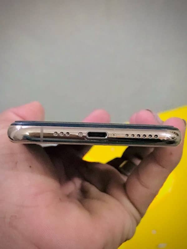 iphone xs 64gb pta approved 3