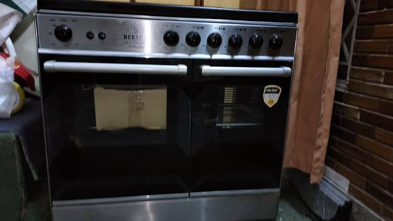 Beetro 5 burners cooking range 1