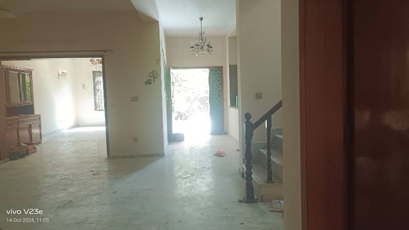 1 Kanal Single Story Full House 3 Bed Tv Lounge Dinning Drawing Room Kitchen Store Servant Quarter in DHA Phase 2 For Rent 11