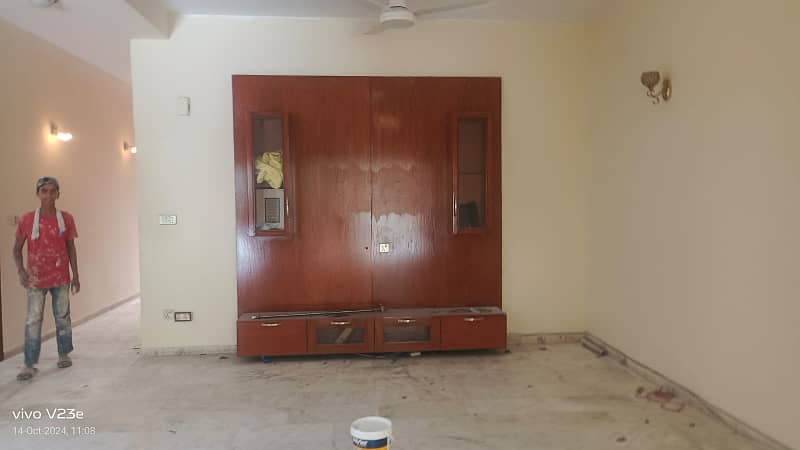 1 Kanal Single Story Full House 3 Bed Tv Lounge Dinning Drawing Room Kitchen Store Servant Quarter in DHA Phase 2 For Rent 25