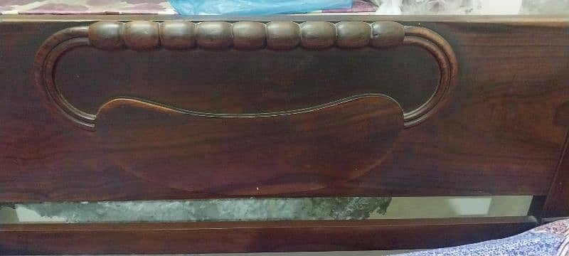 palung urgent for sale wooden neat & clean 3