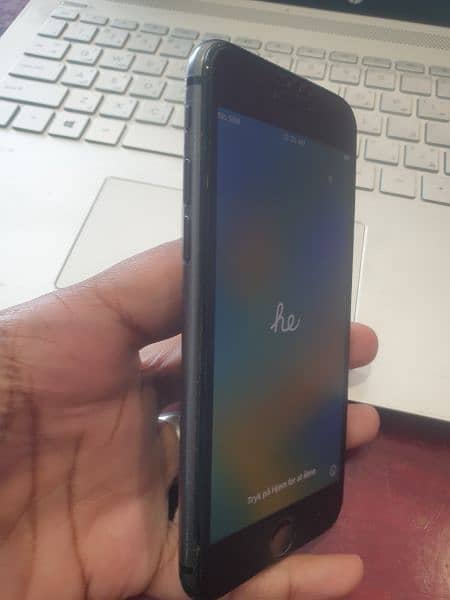 Iphone 8 64 GB PTA approved 3