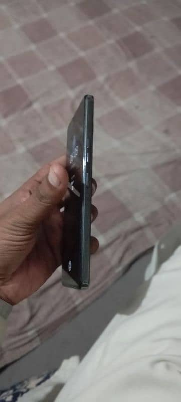 Techno Camon 30 256 Gb 12Gb + 12 Gb Extendable 9