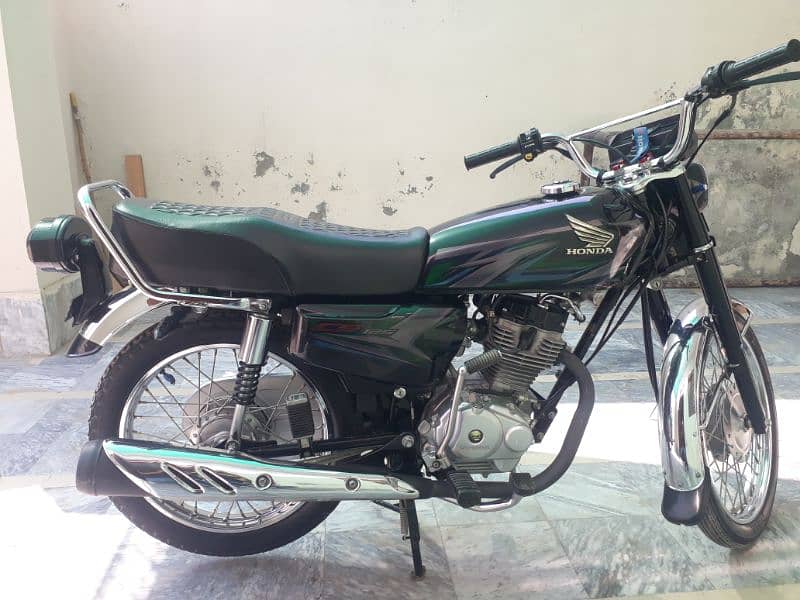 bike new condition m hai jase new 10 din chla hu 1