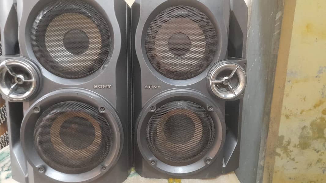 Sony double woofer speakers 0