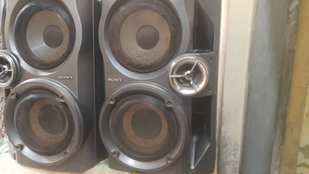 Sony double woofer speakers 1