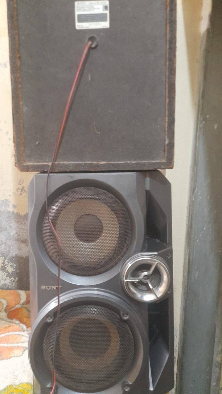 Sony double woofer speakers 2