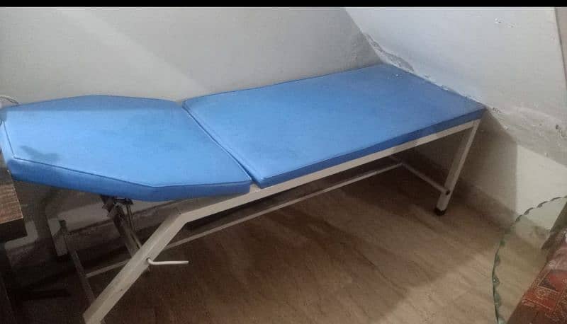 couch, revolving chair and screen  for clinic or hospitals 1